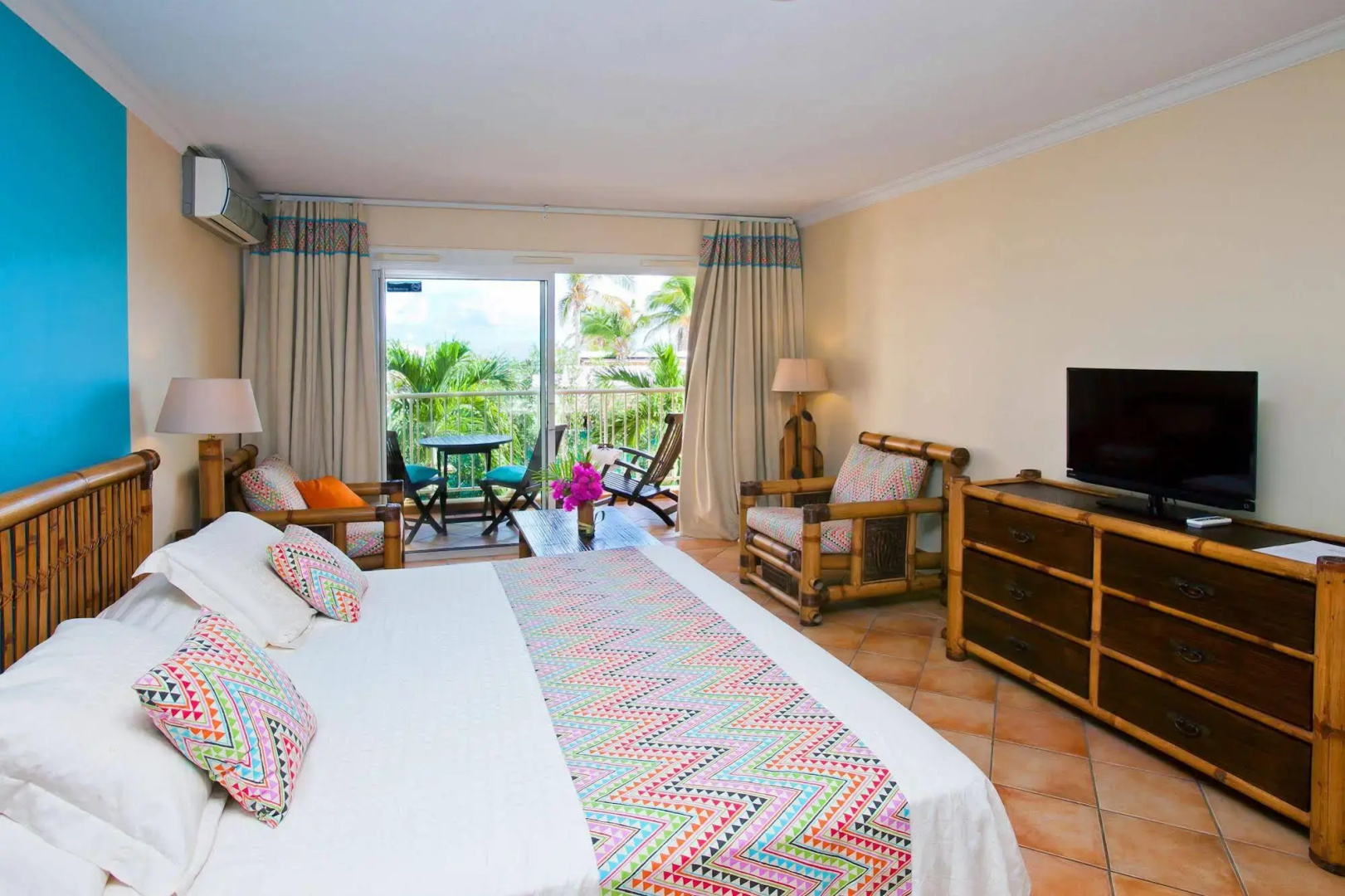 Blue Bay Beach Hotel