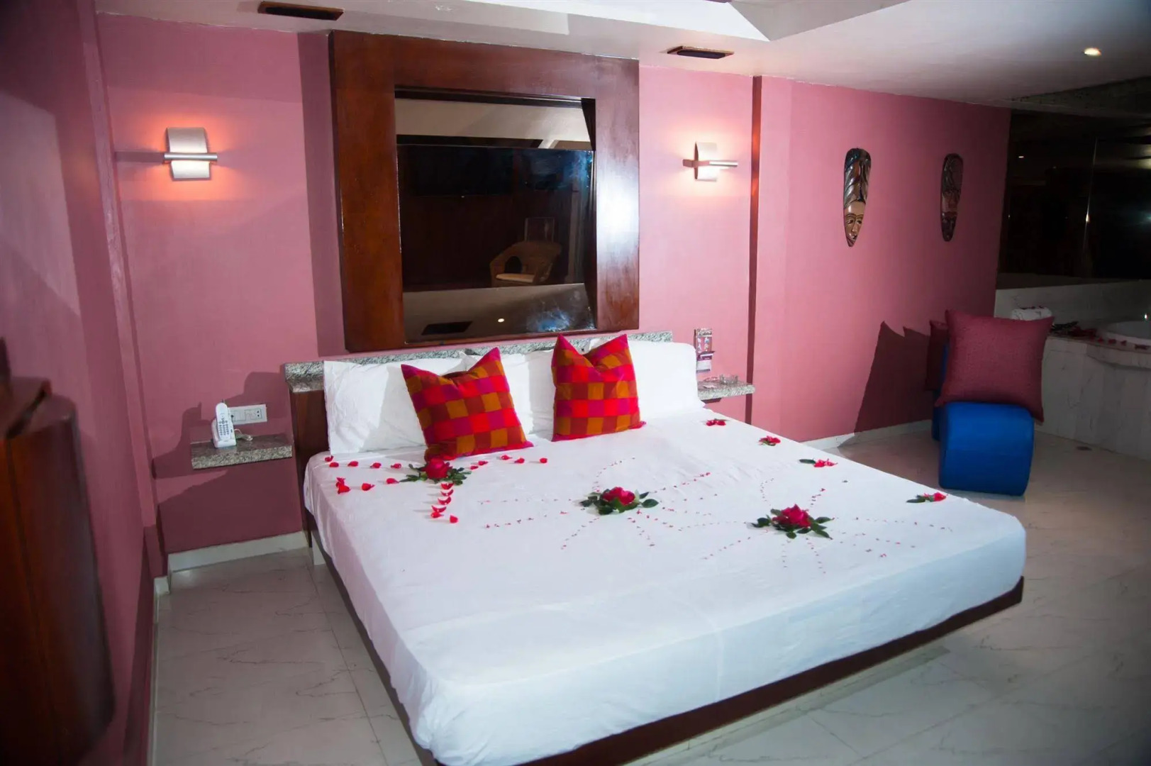 Hotel Aladdin Caracas - Couples Only