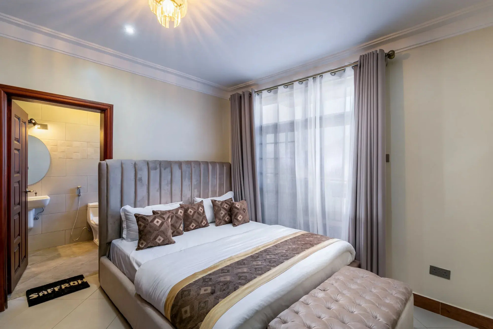 Saffron Beach Bistro & Cottages