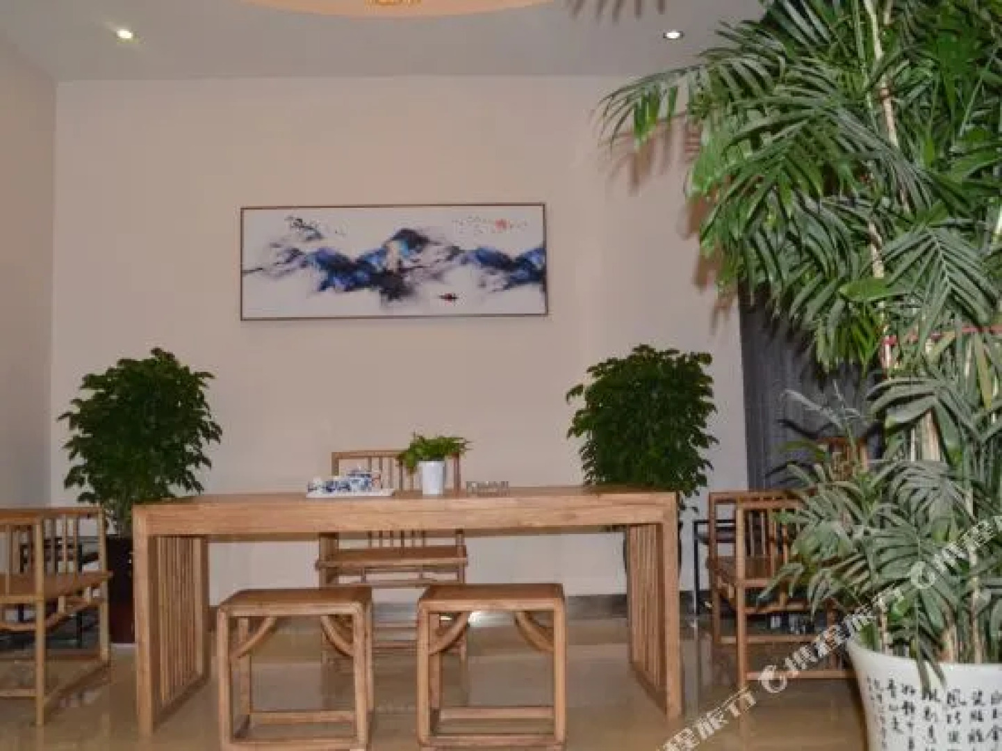 Home Inn Huayi Hotel (Changge Zhongxu Avenue East turntable)