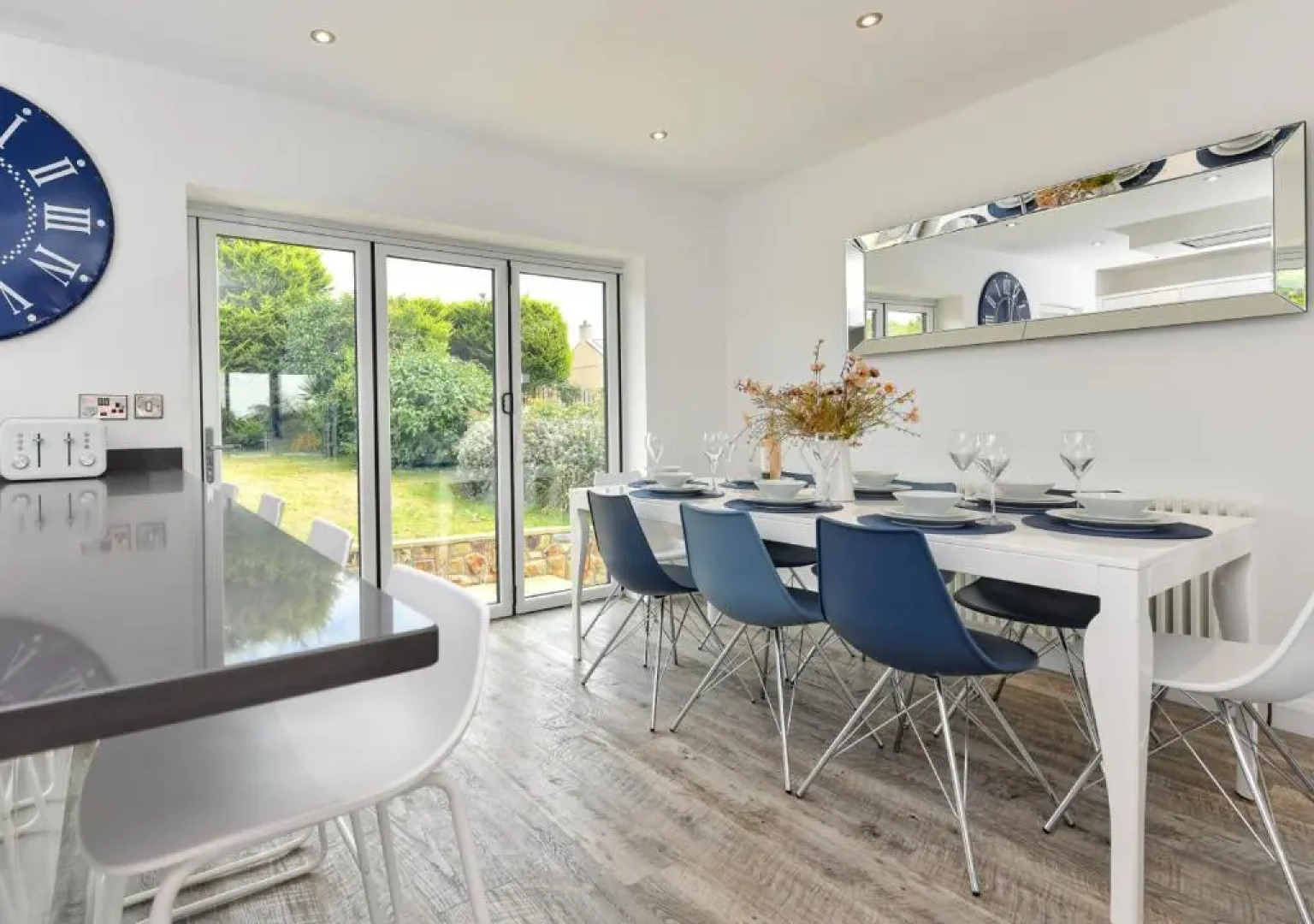 Bryn Rhosyn, 10 Cae Du