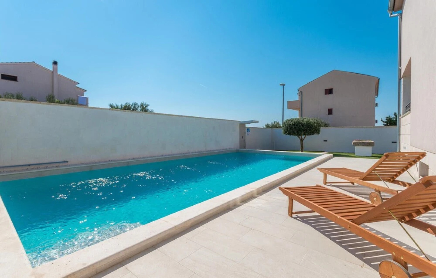 Amazing Home in Biograd na Moru With 4 Bedrooms, Wifi and Outdoor Swimming Pool