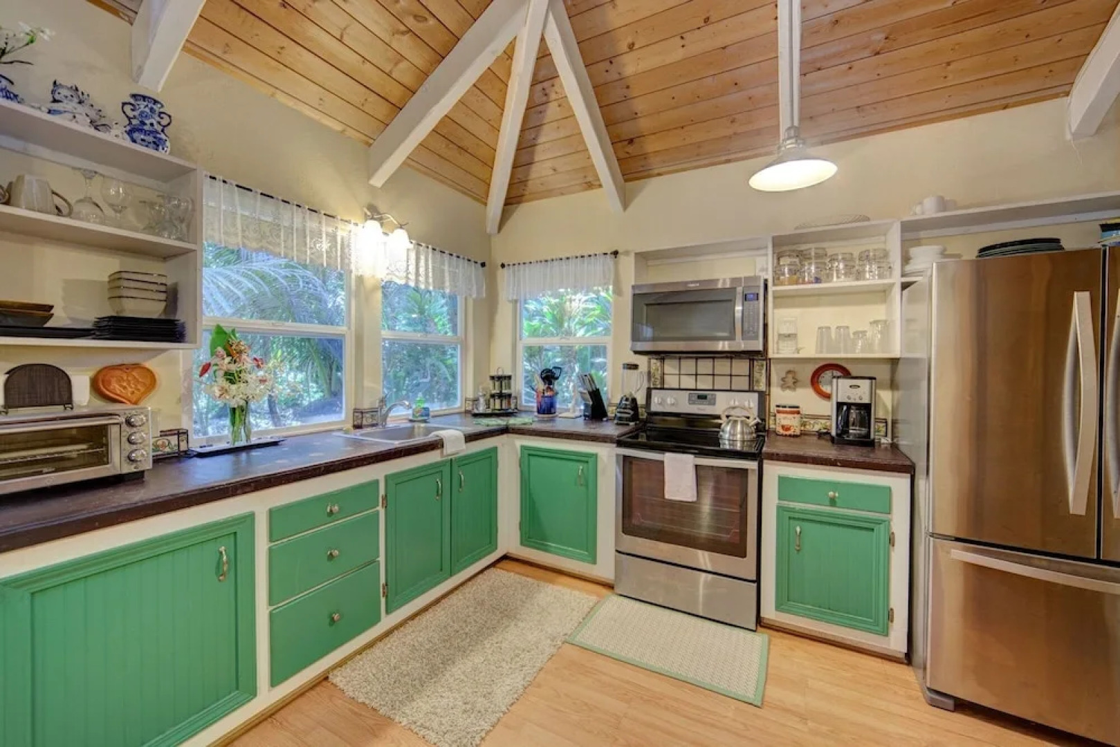 Papai Lanai 3 Bedroom Home by Redawning