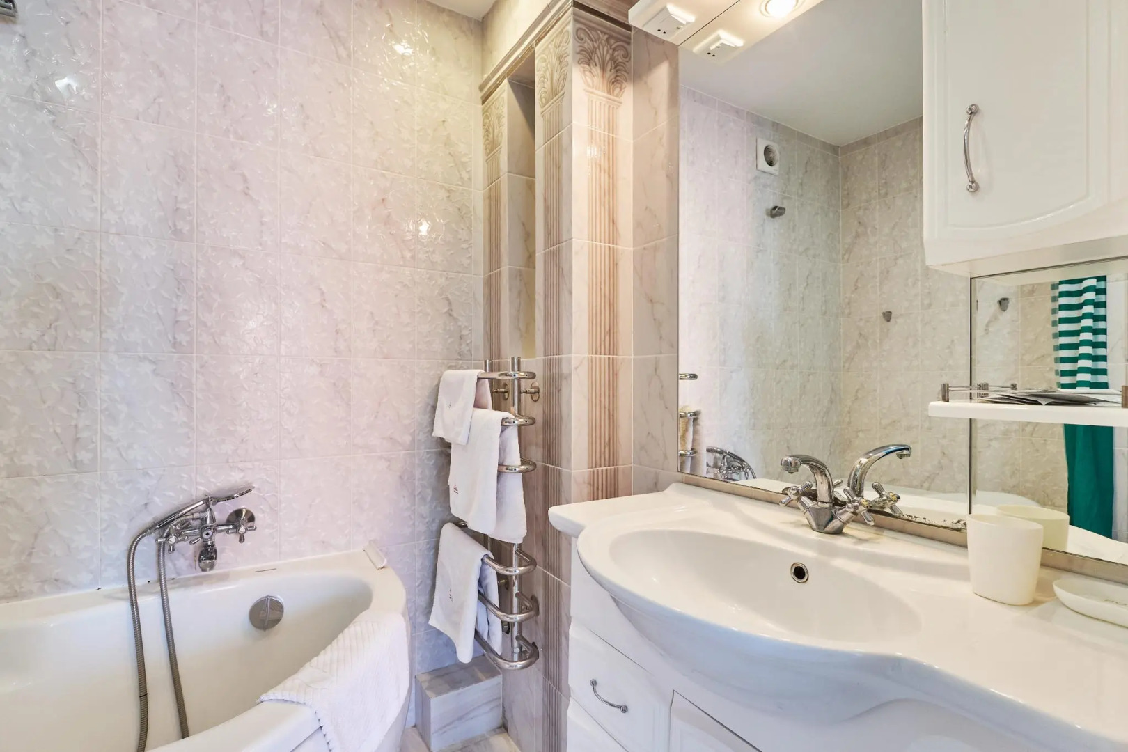 Апартаменты Петровские на улице Савиных