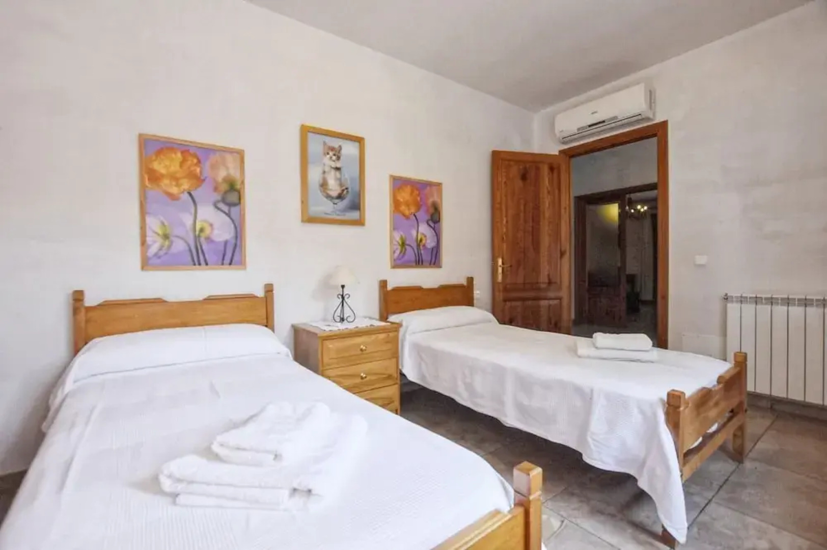 Country House in Spain With Pool & Mountain Views