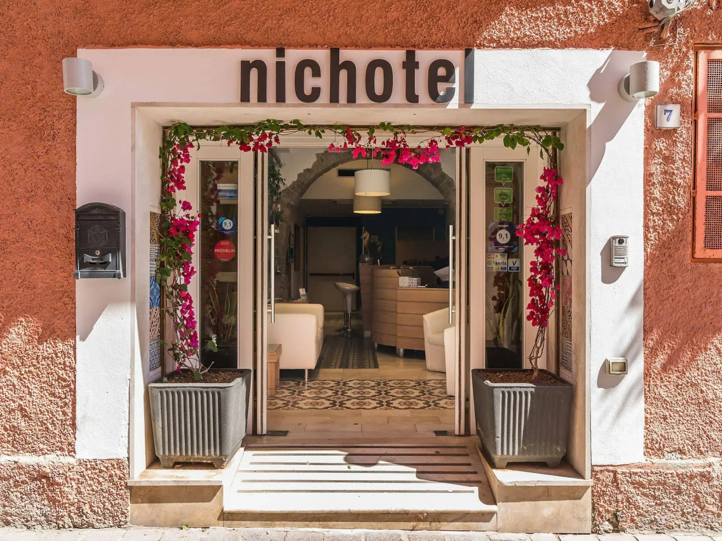 Nichotel
