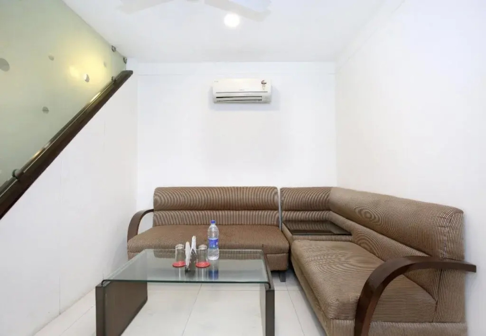 OYO 1496 Hotel Sky 5