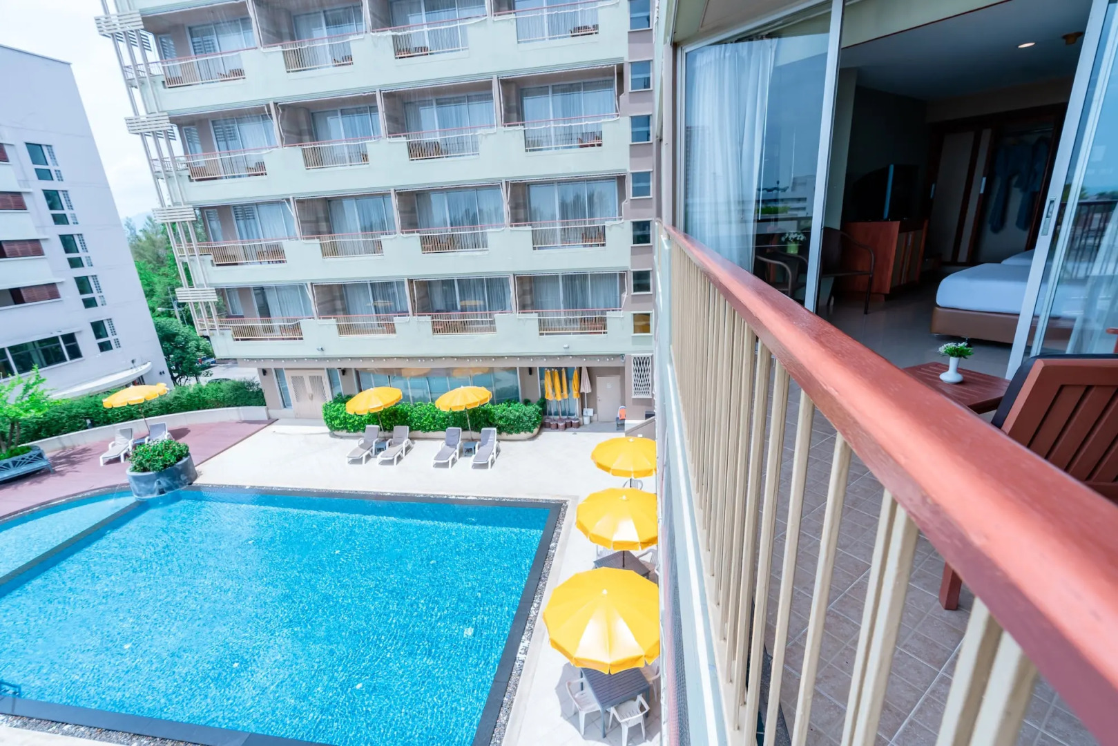 Long Beach Cha-Am Hotel