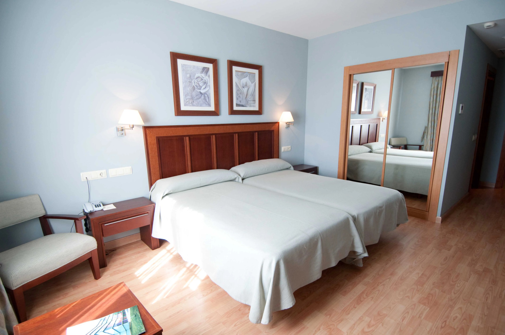 Hotel Santiago de León