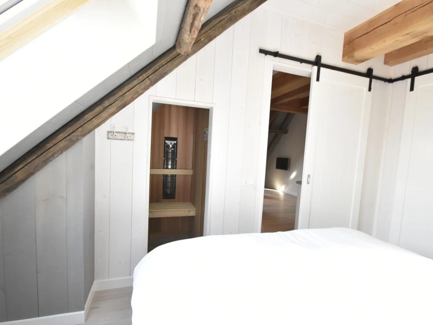 Spacious 2-person apartment on the coast of Noord-Holland province