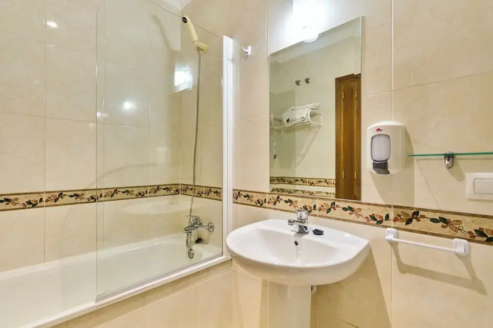 Hotel Villamayor by gaiarooms