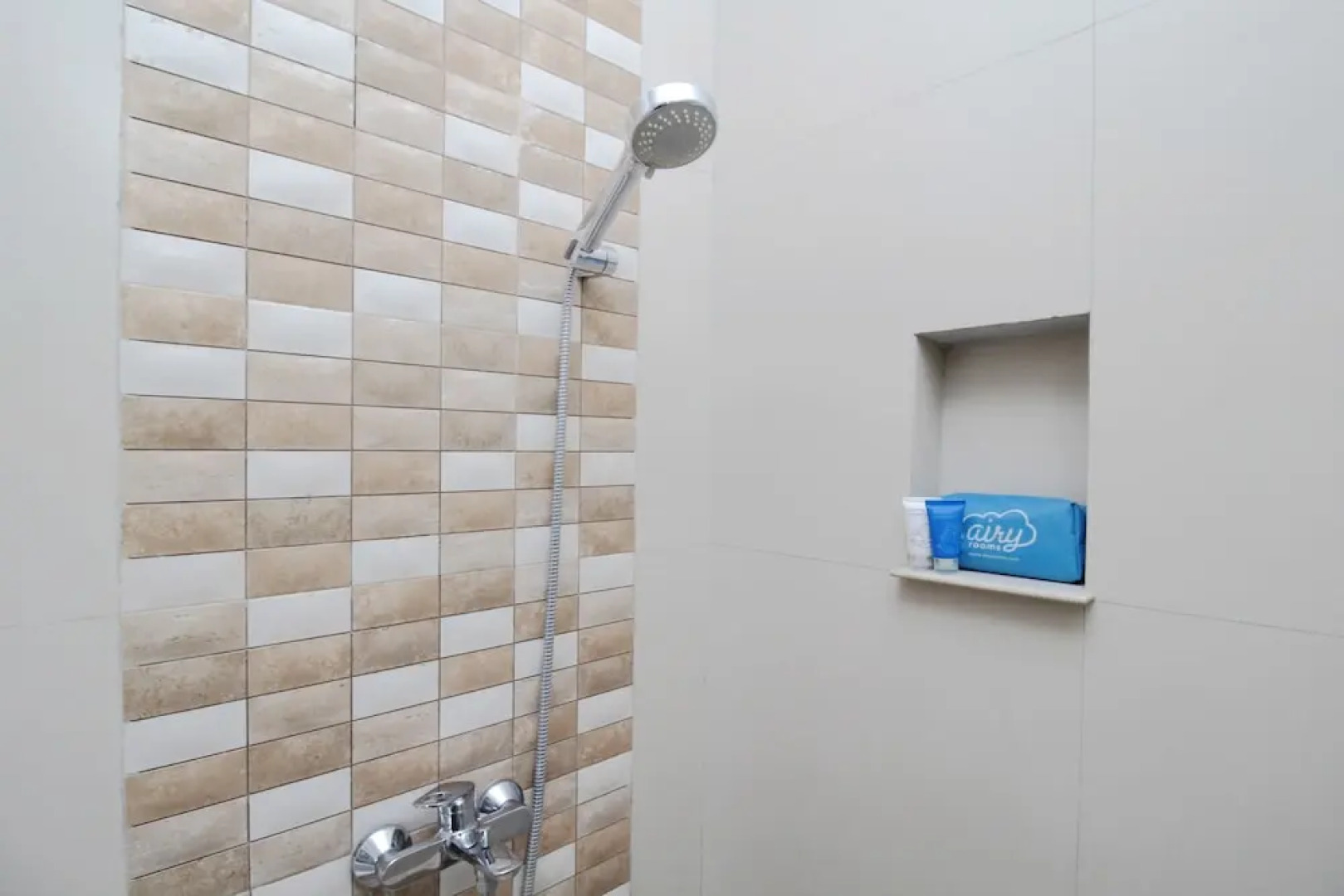 Airy Buleleng Lovina Kubu Gembong 1 Singaraja Bali