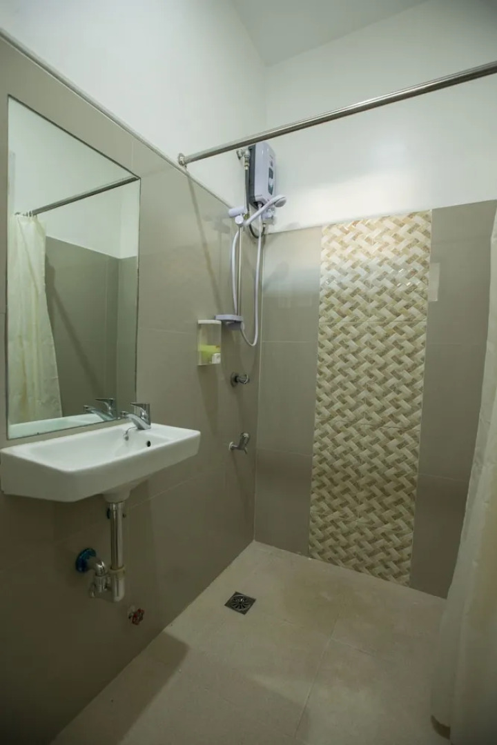 Spacious Private apartment at Laorenza Residences