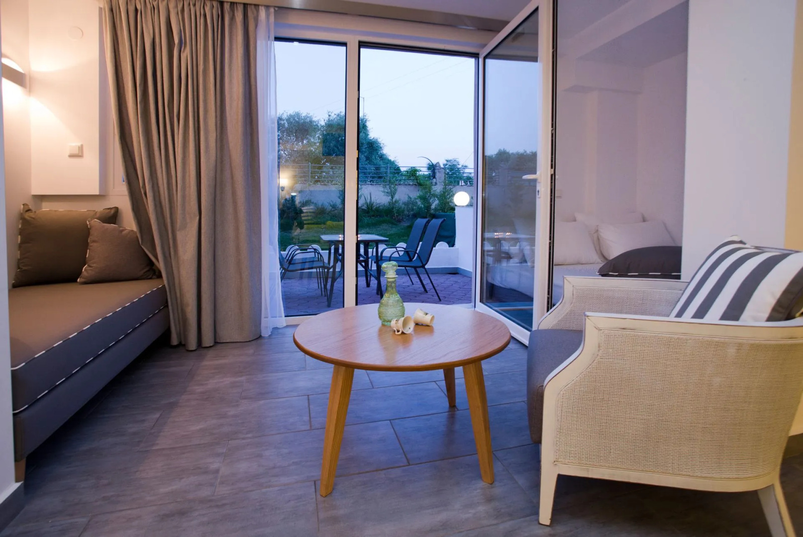 Kapahi Sea View Apartments & Suites