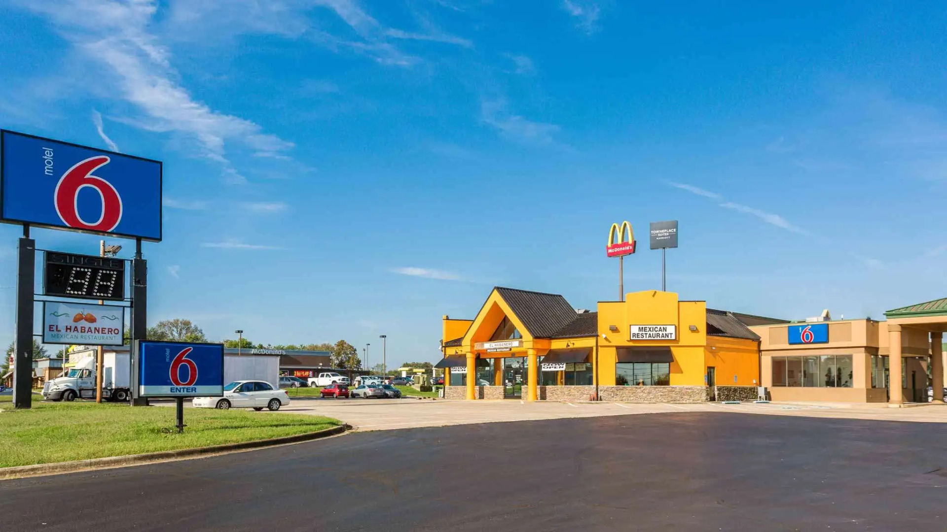 Motel 6 Clarksville, TN