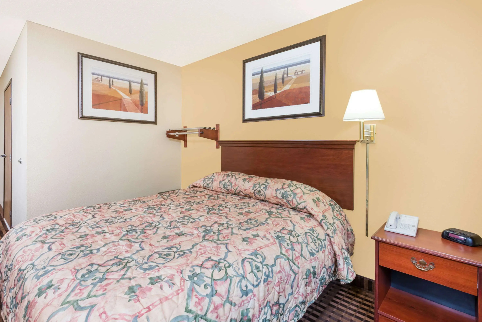 Super 8 by Wyndham La Vale/Cumberland Area