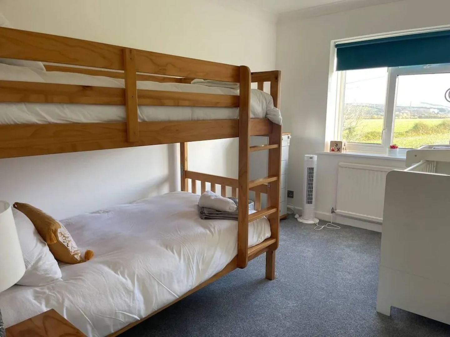 Luxury 5-bed House With Tennis Court & Games Room