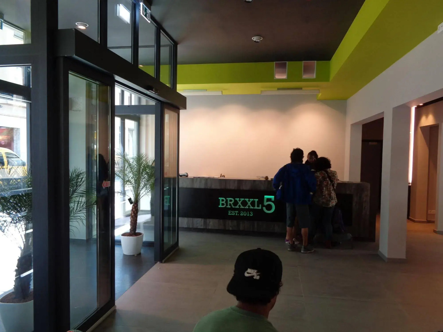 BRXXXL5 - Hostel