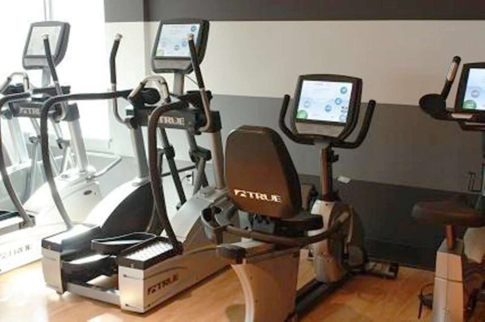 Global Luxury Suites at Downtown Stamford