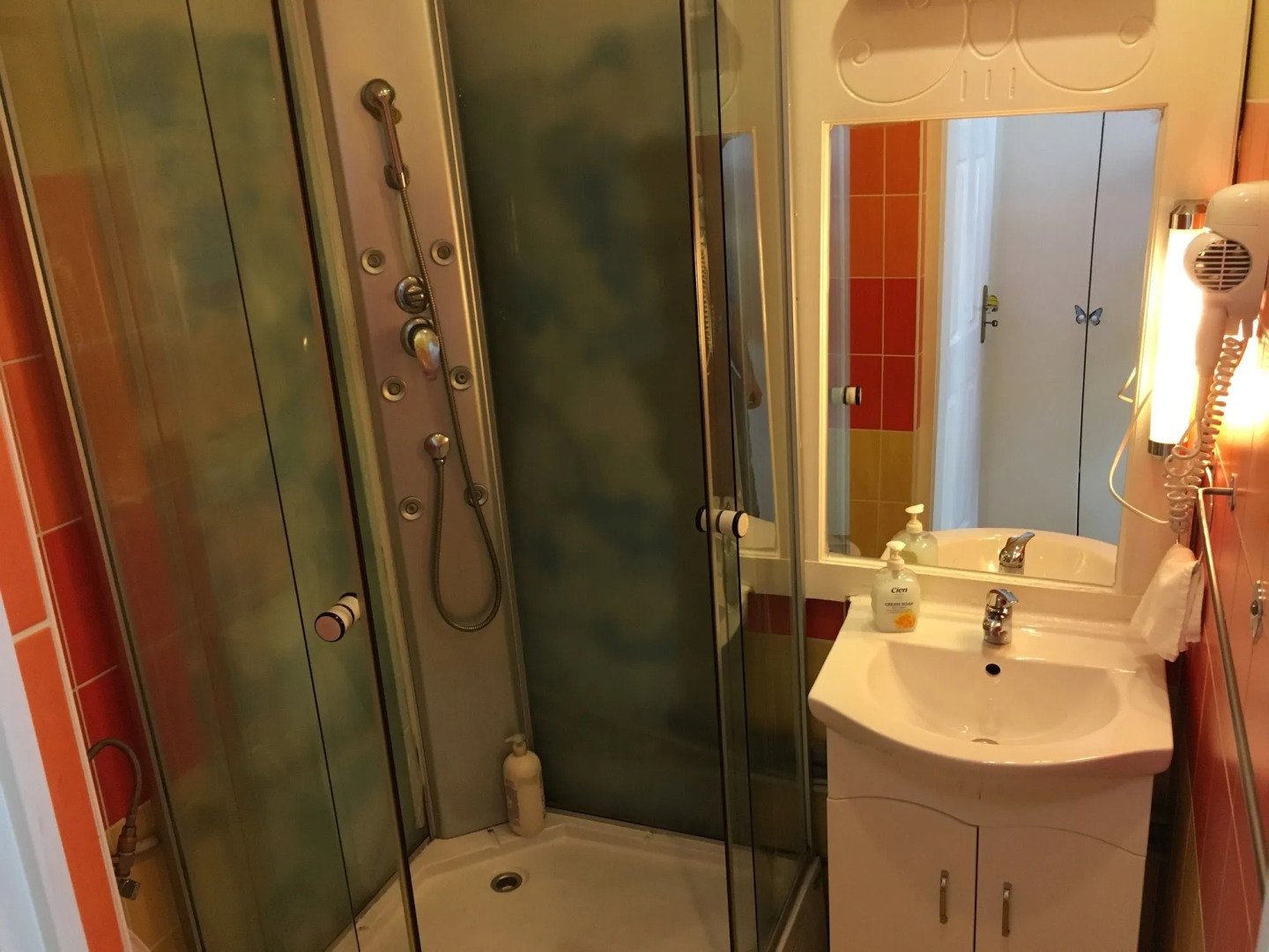 Europa Centerpoint Guesthouse