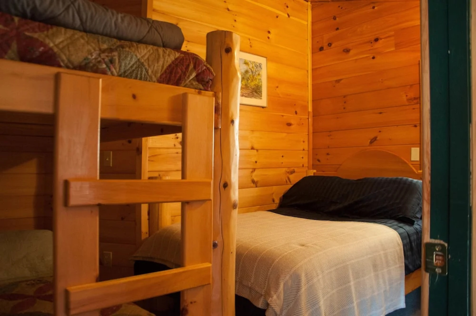 Hawks Nest Lodge And Restaurant