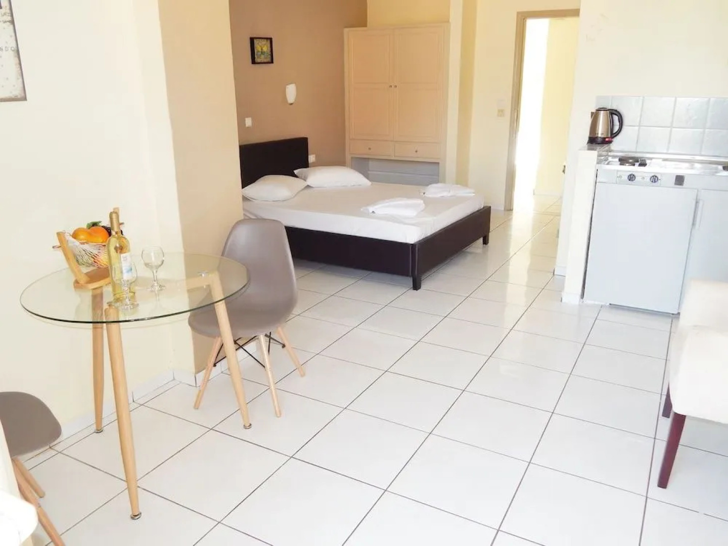 Apollon Studios & Apartments