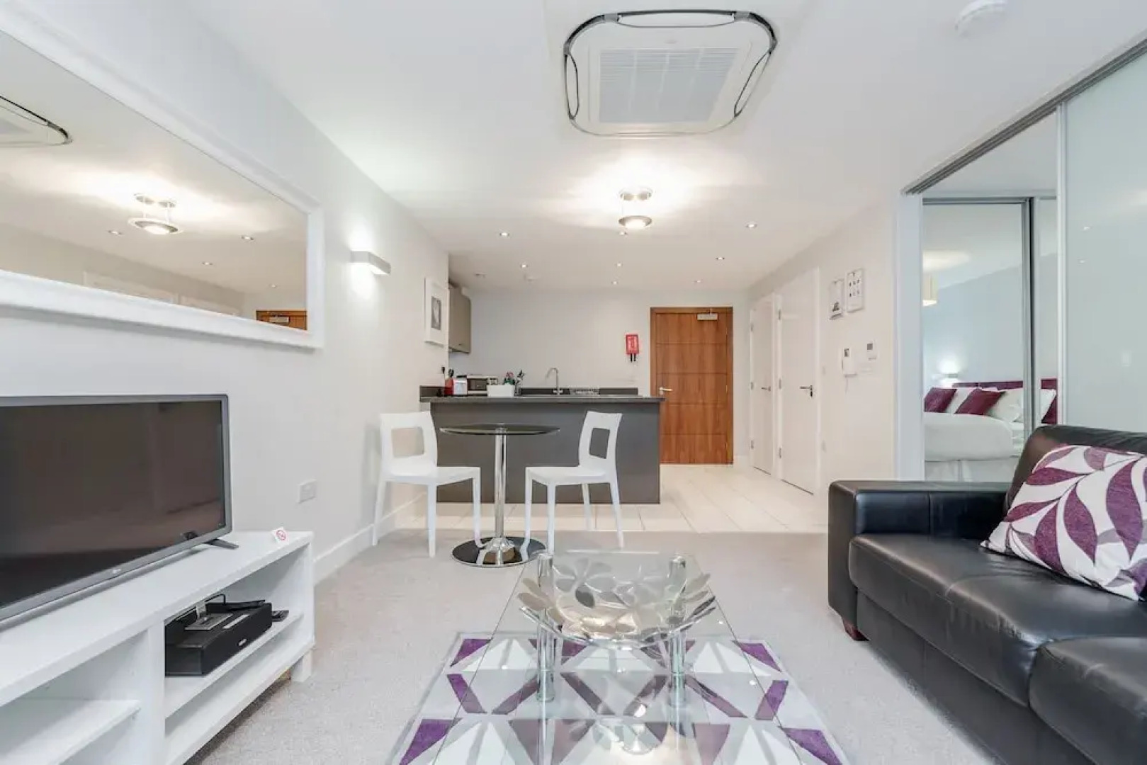 Roomspace Apartments -New Manor House