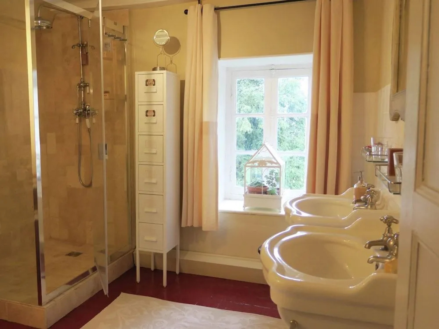 Cosy Castle in Onlay with Swimming Pool