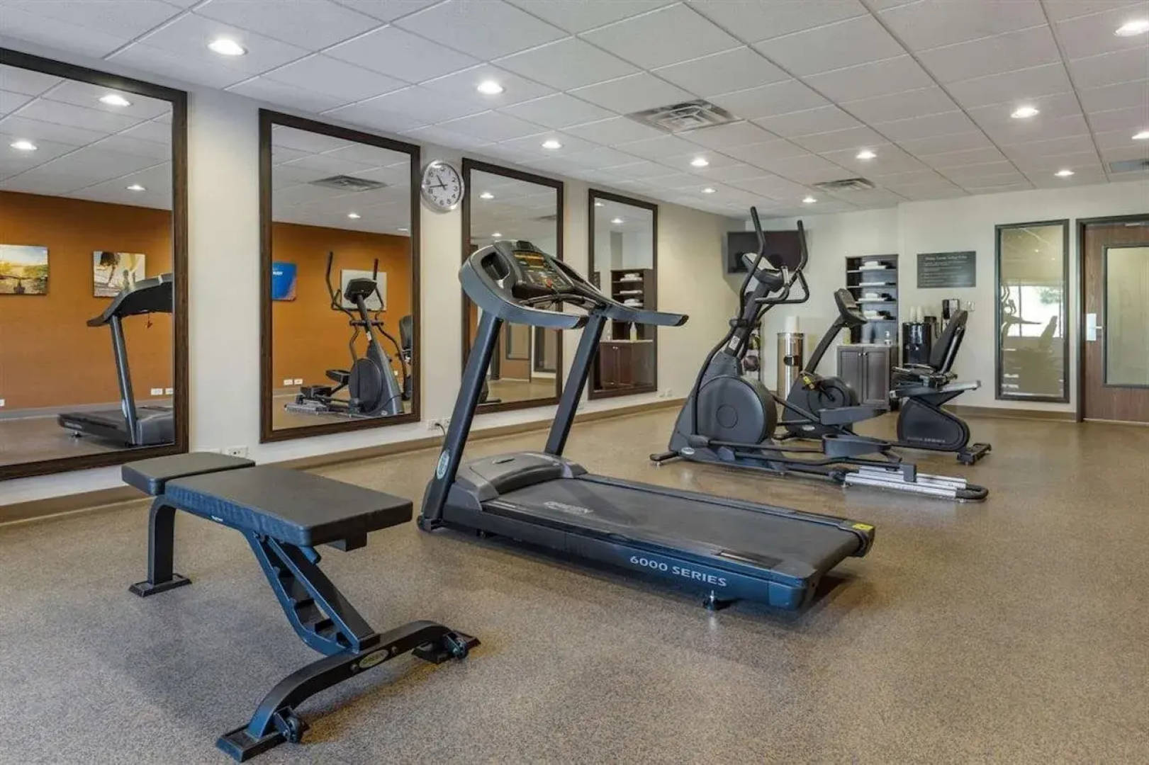 Comfort Suites Bridgeport - Clarksburg