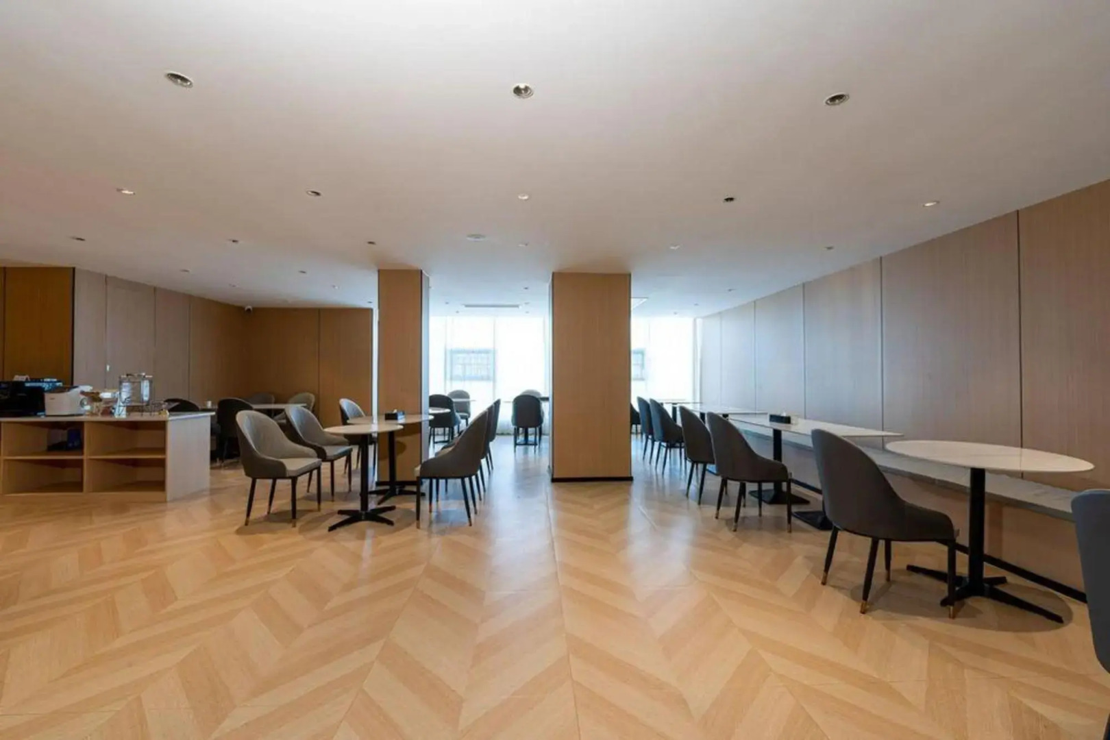 GELI Hotel (Guigang High-speed Railway Station Shenghuogang)