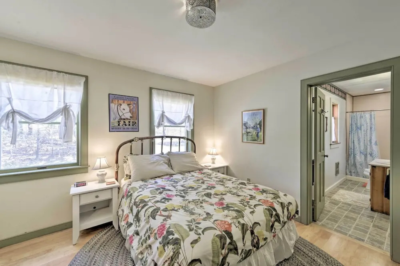 Peaceful Chilmark Farmhouse by Menemsha Beach