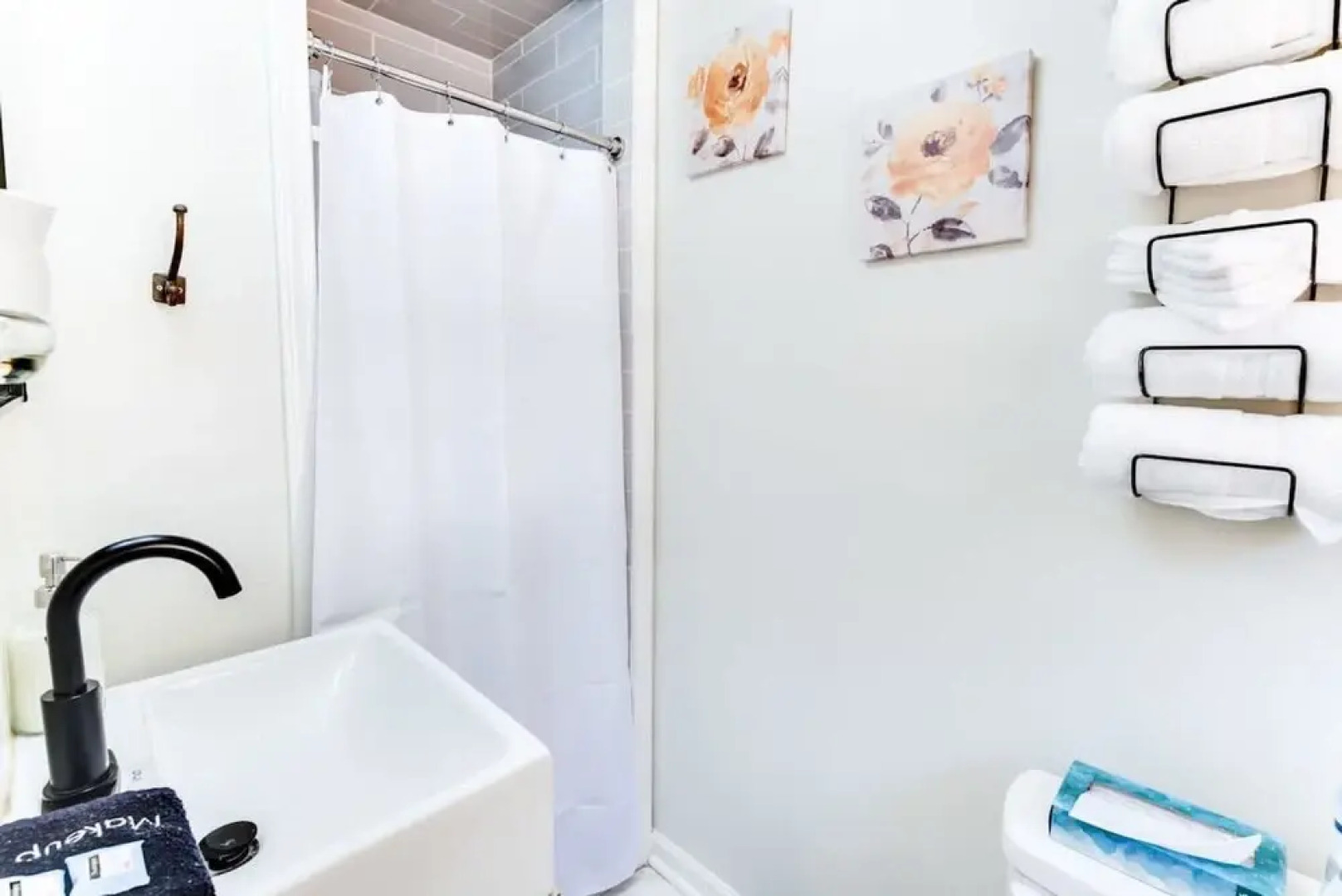 LA Maison De LA Nouvelle-orl ans Game DAY House Covered Patio