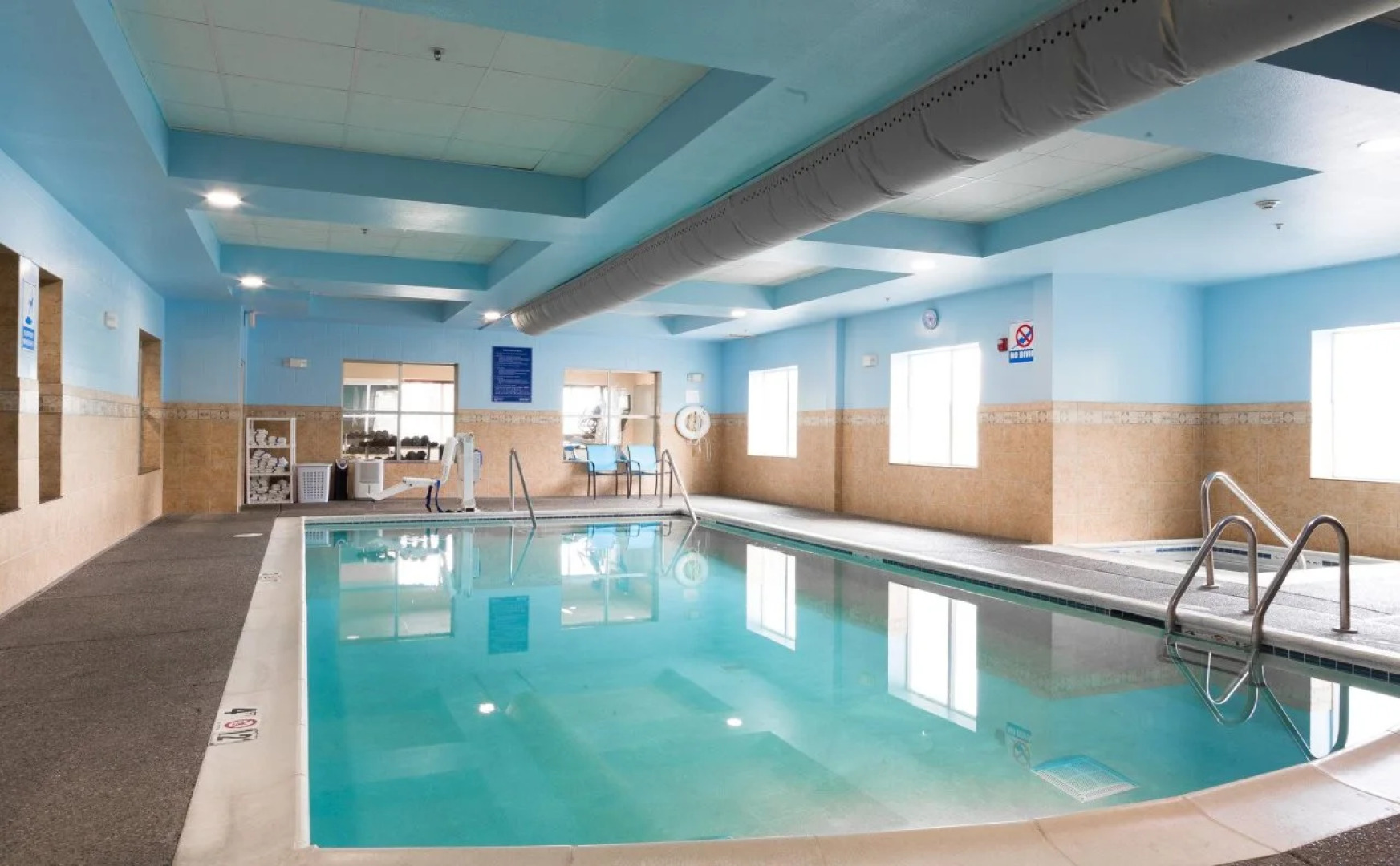 Holiday Inn Express & Suites Seattle North - Lynnwood by IHG