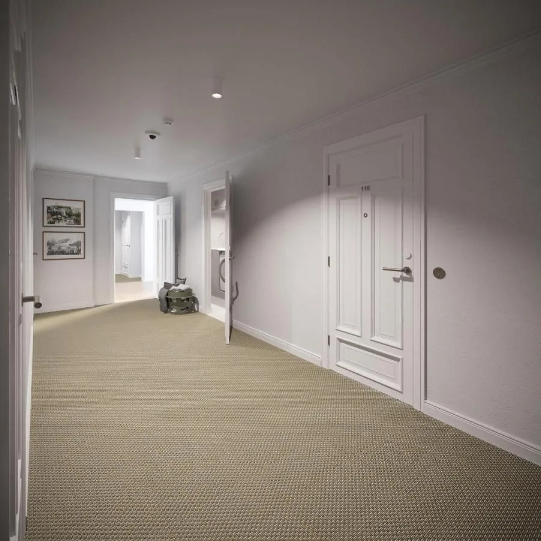 Bob W Munich Airport - Peterhof