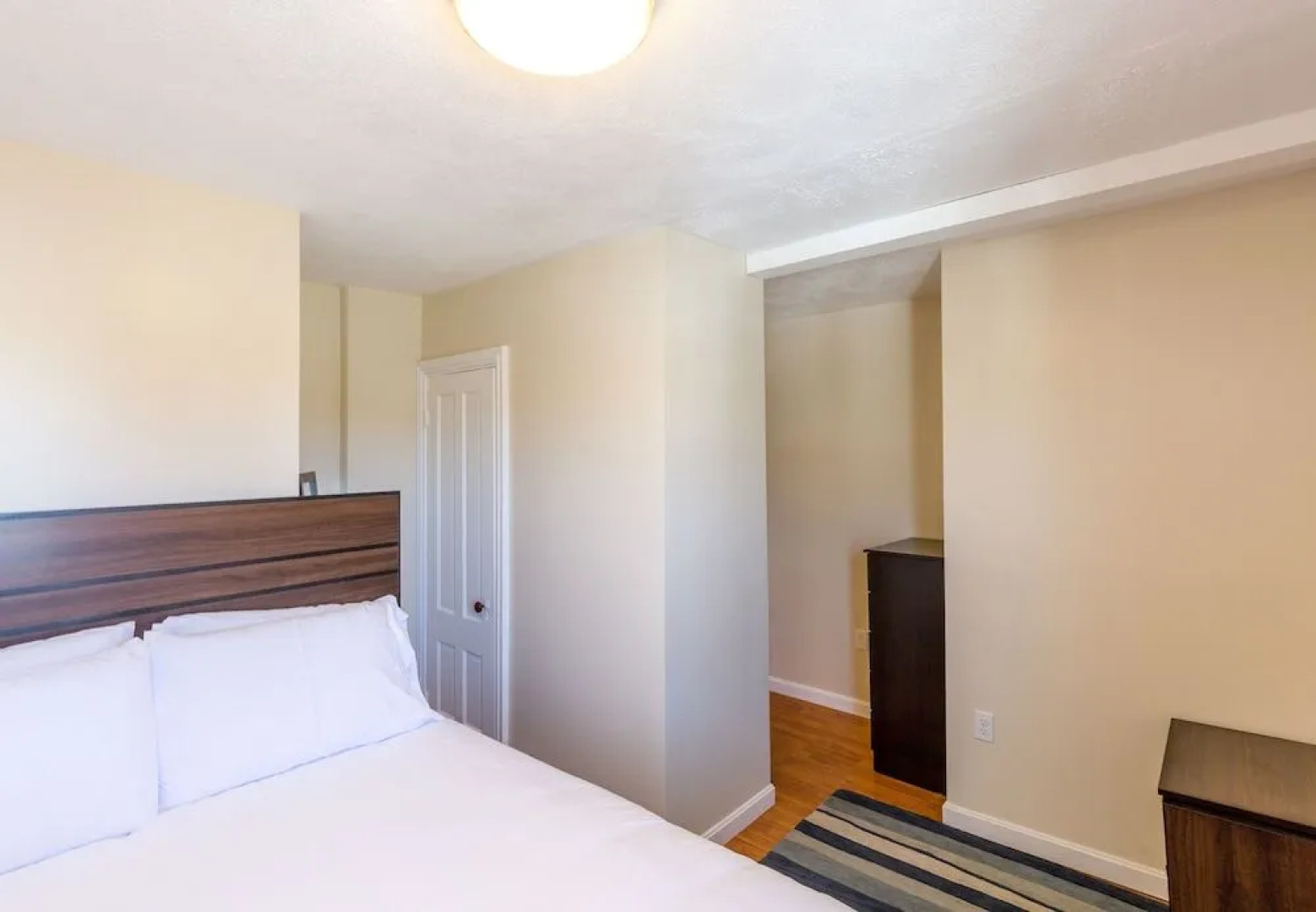 Chestnut Hill Apts by Starlight Suites