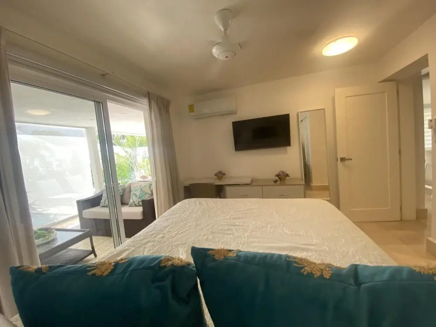 Fabulous Villa in Green One M02