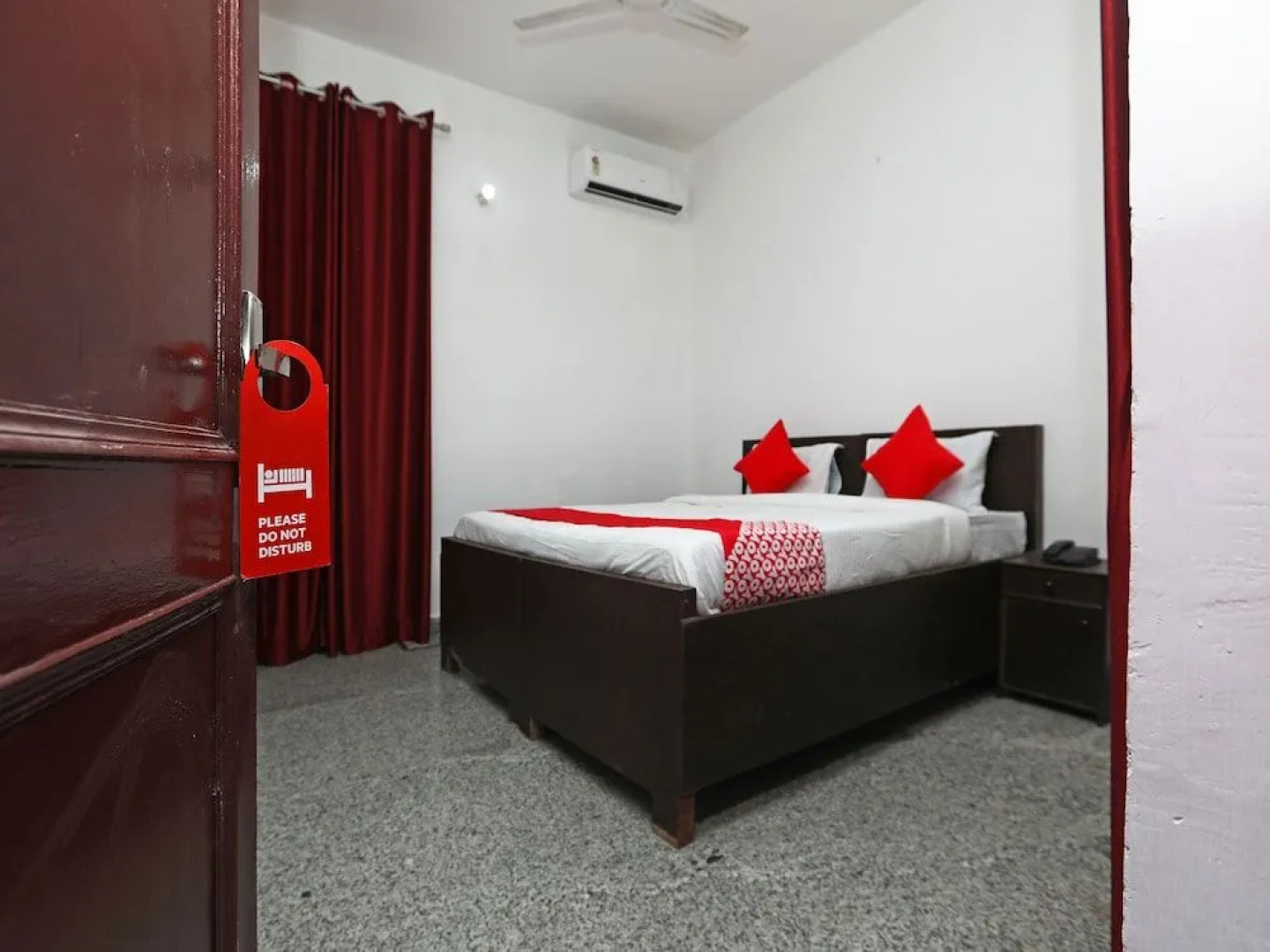 OYO 36700 Moonlight Residency