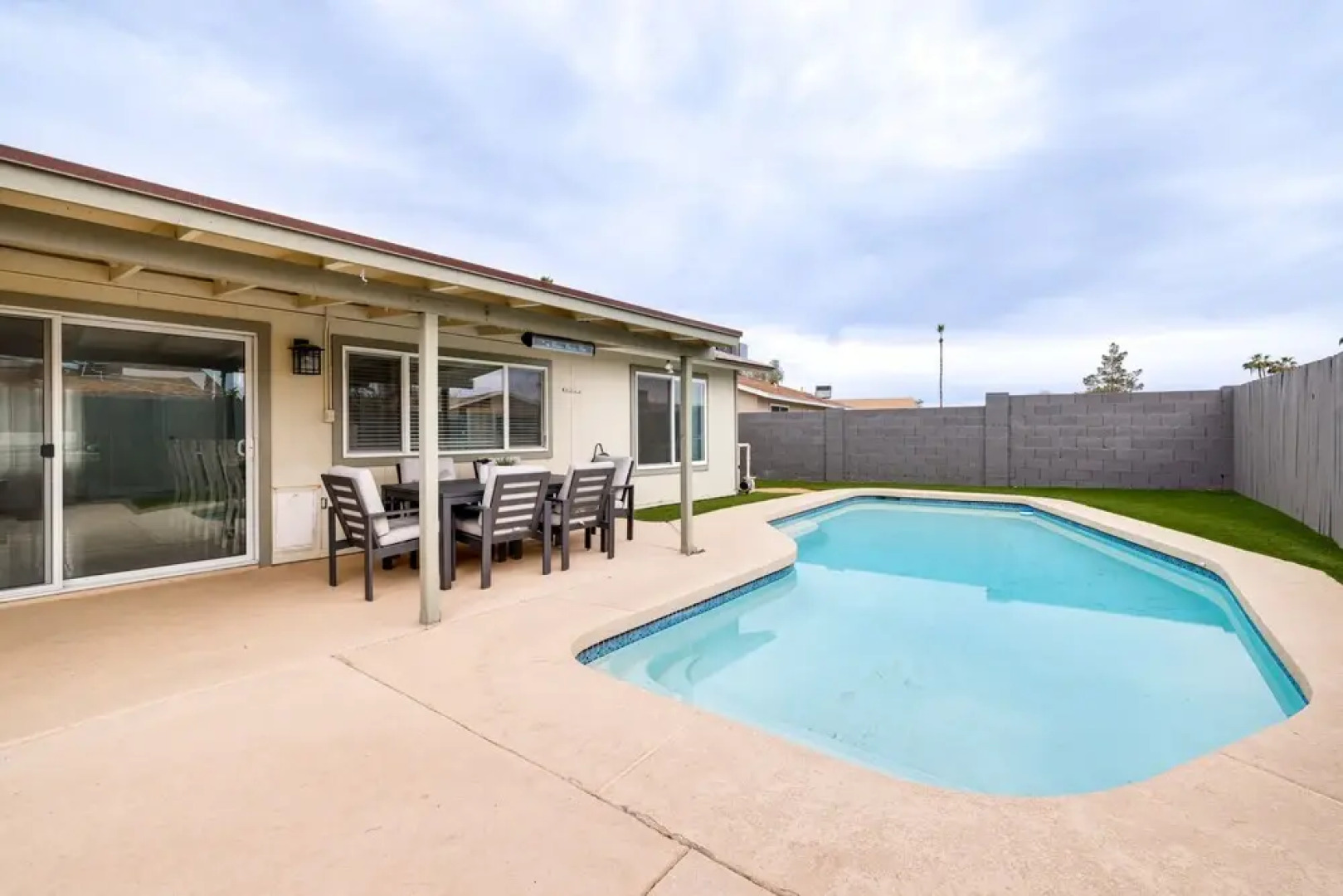 Airy Tempe Vacation Rental w/ Gas Grill + Pool!