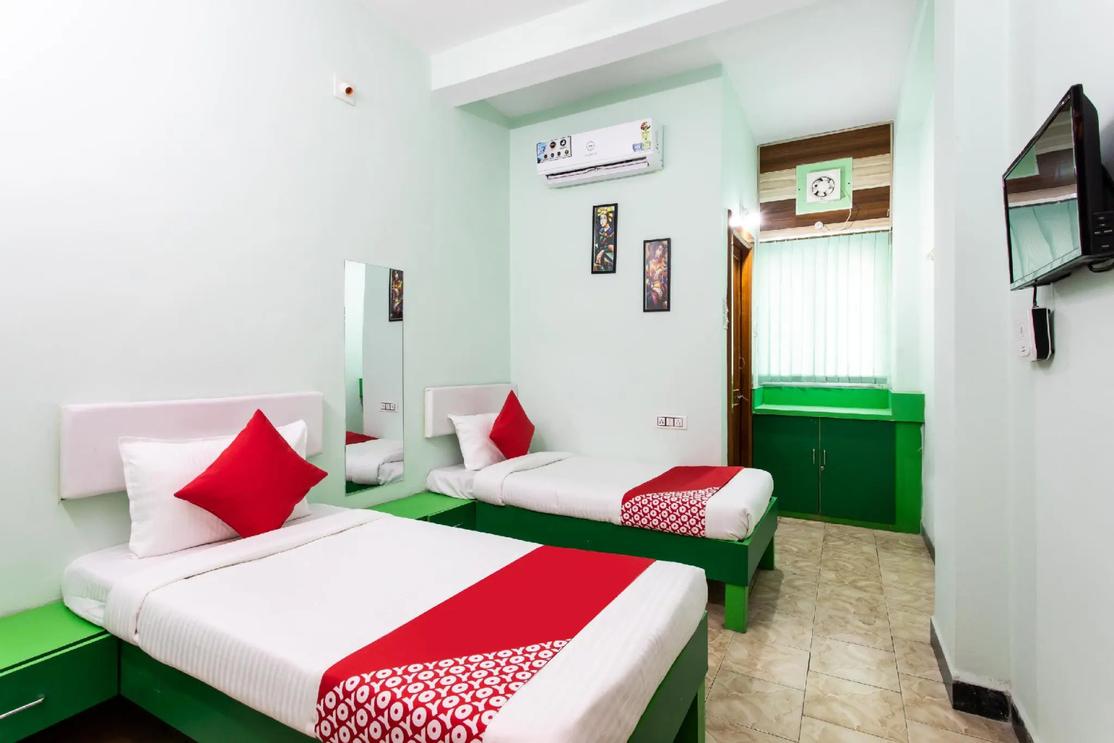 OYO 24109 Hotel Santushti