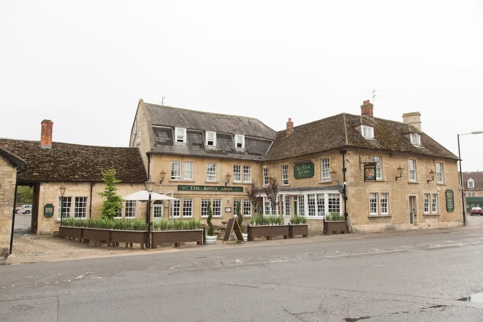The Kings Arms Hotel - Inn