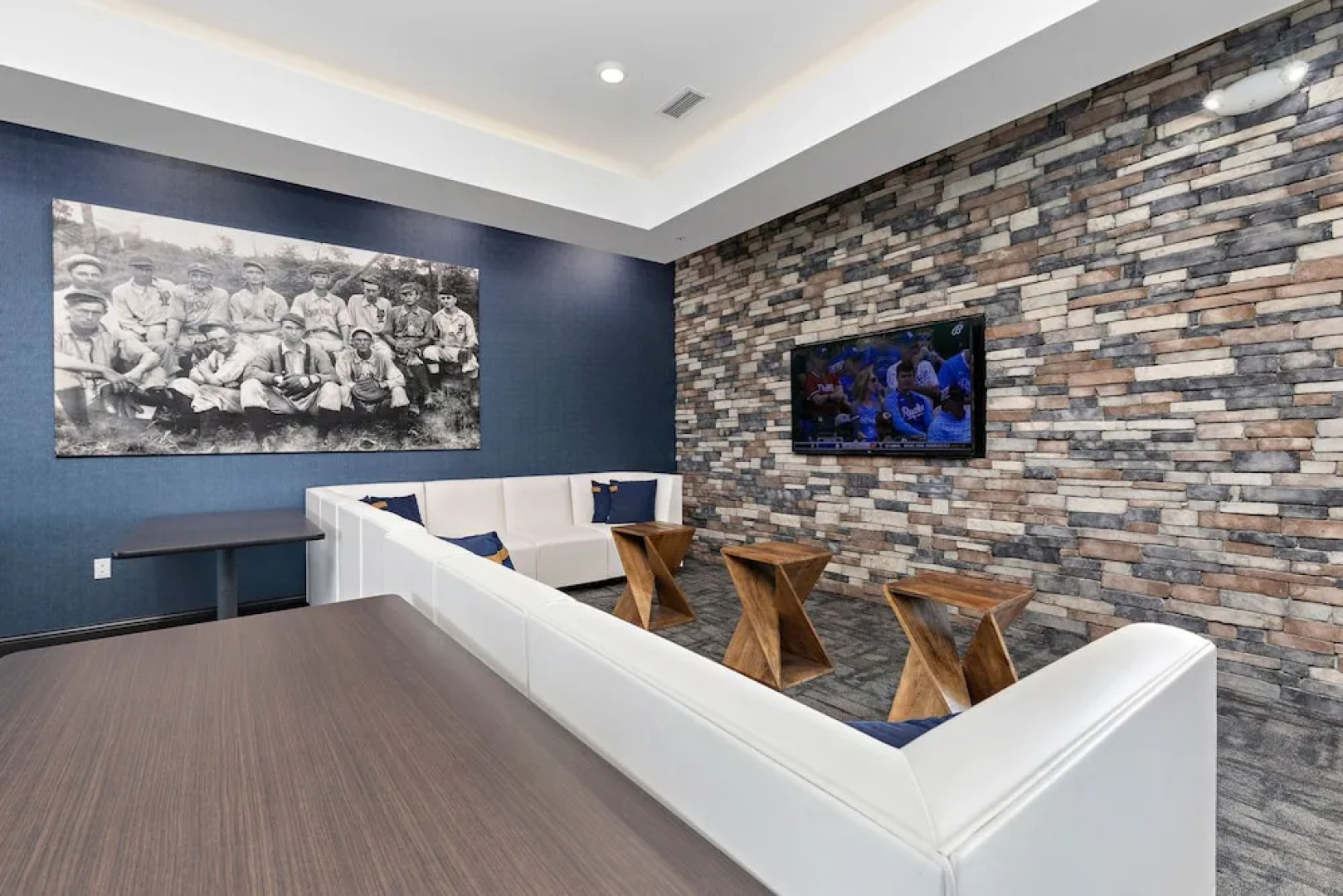 Holiday Inn Express Kansas City North – Parkville by IHG