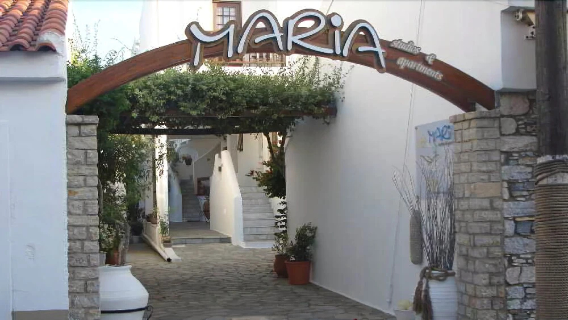 Maria Studios & Apartments
