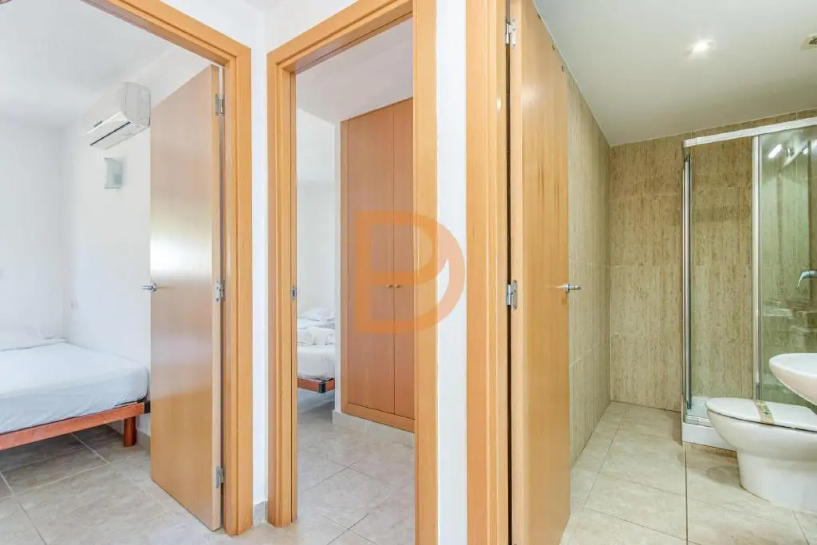 Beautiful apartment for 6 people with pool, parking and wifi - 10 minutes from the beach