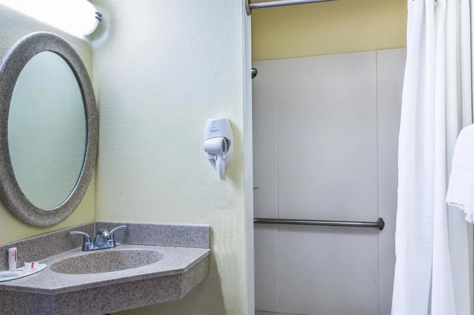 Travelodge Riviera Beach