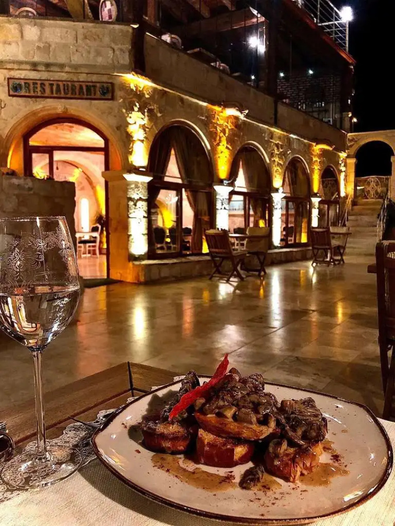 Elika Cave Suites & Spa