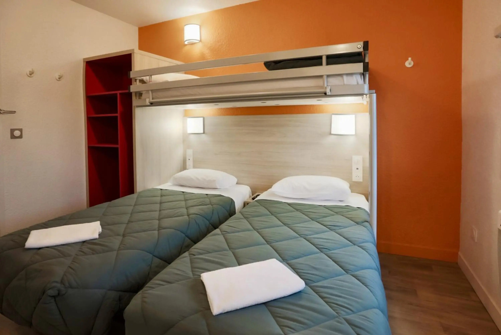 Premiere Classe Plaisir - Gatines