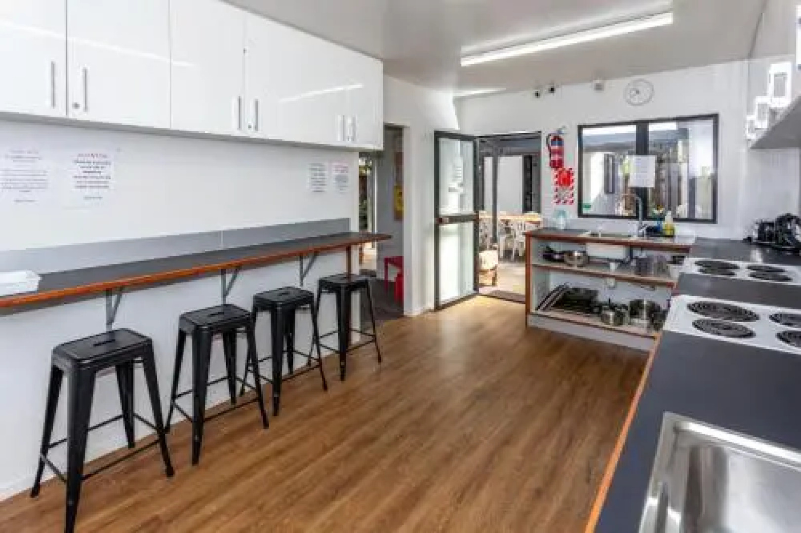 Tidewater Motel and Tourist Park - Hostel