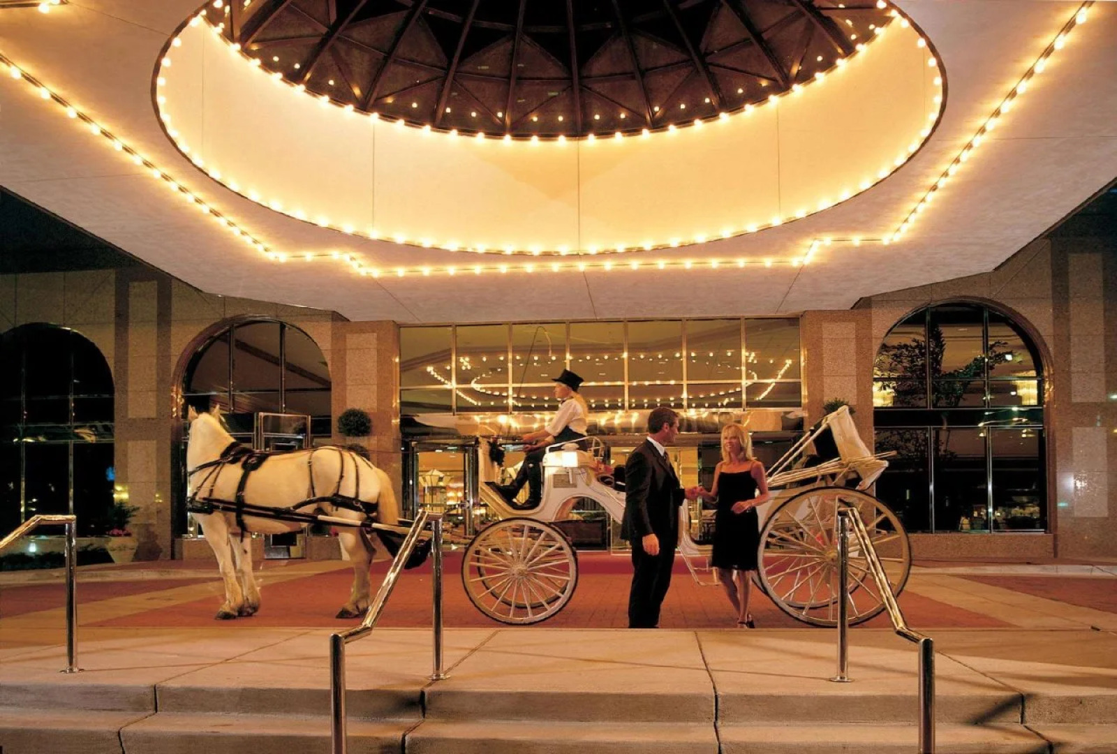 Hilton Indianapolis Hotel & Suites