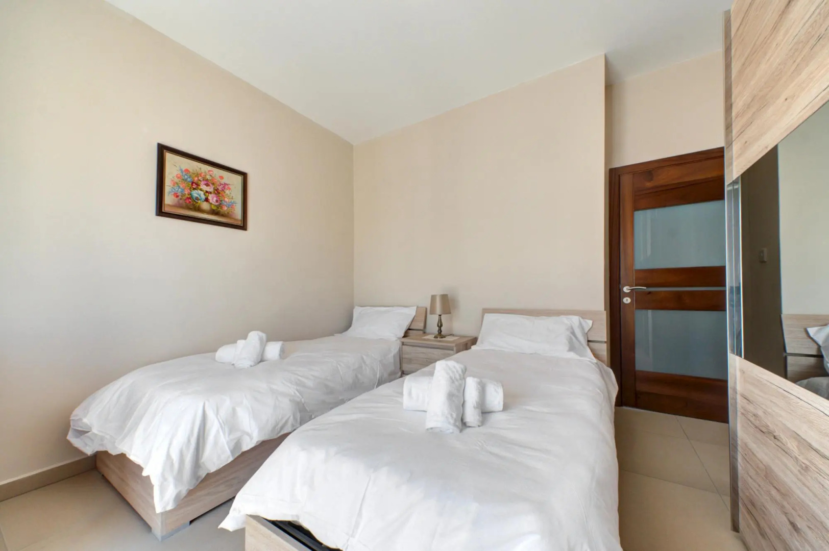 Modern Seaside 2 BR APT w Spectacular Views