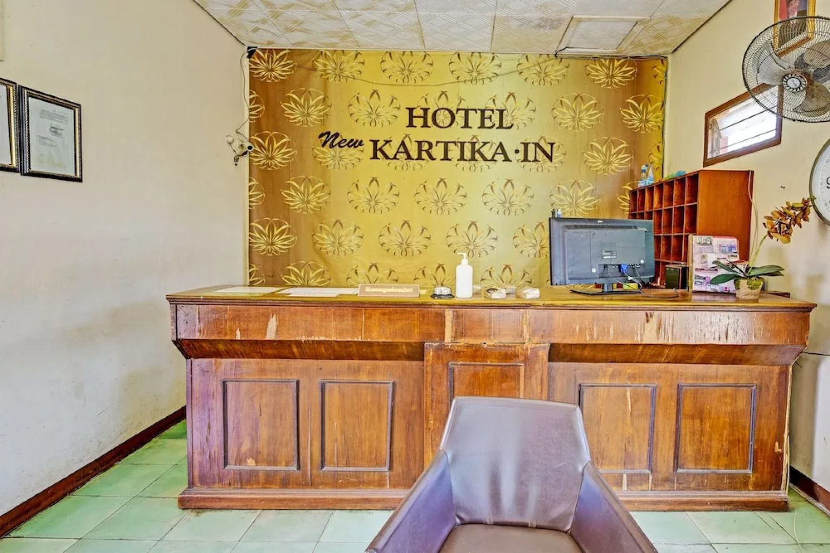 OYO 90443 Hotel New Kartika In